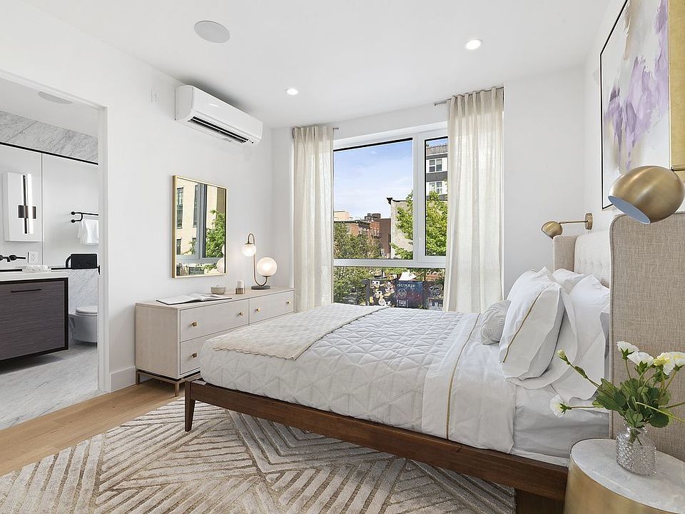 1st image of 22 Underhill Ave