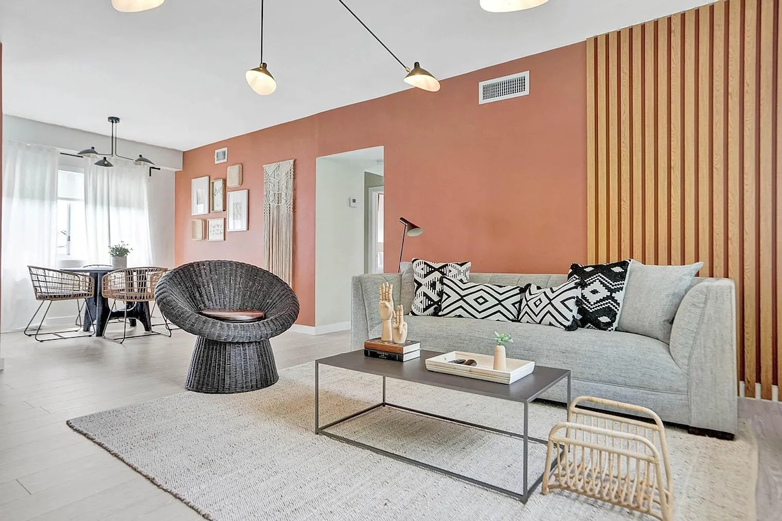 2 bed, 2.0 bath, 1001 sqft, $6,333 — Photo 2