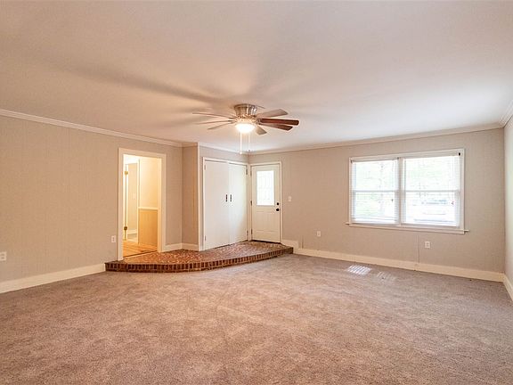 2nd image of 117 Dogwood Ln