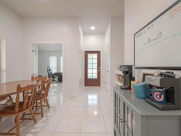 4th image of 21206 Park Mount Dr