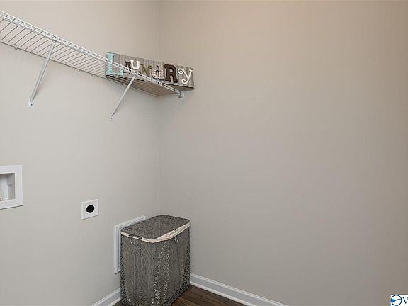 5th image of 106 Lincoln Gray Cir