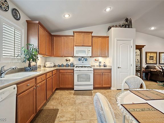 3rd image of 10466 Melon Cactus St