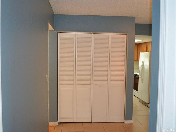 5th image of 715 S 15th St