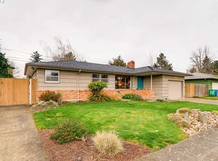 905 SE 166th Pl, Portland, OR 97233