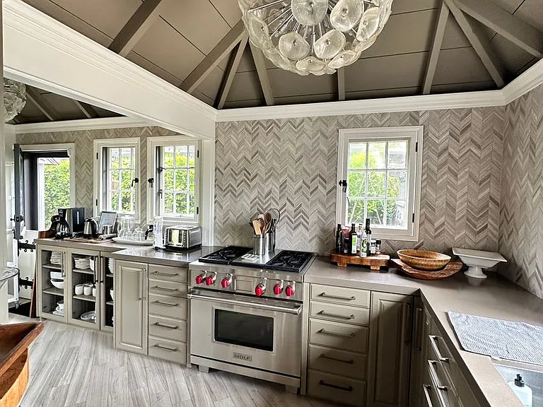 2028 S Pacific St — Photo 12