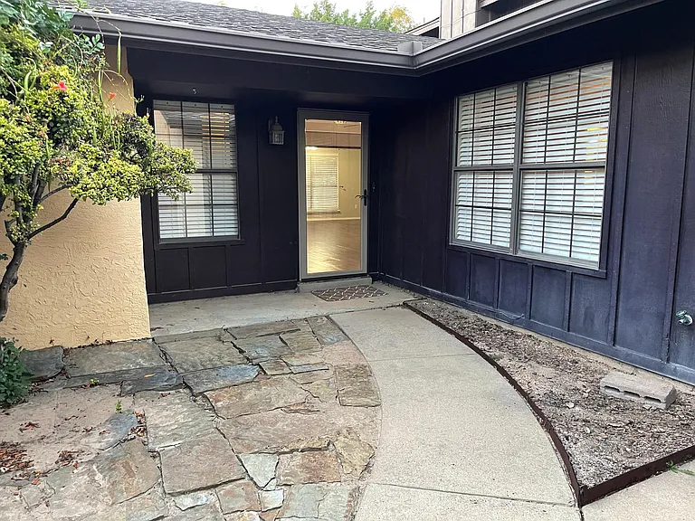 31 Cottonwood Ln — Photo 3