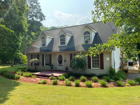 552 Pennsylvania Ave, Rainelle, WV 25962