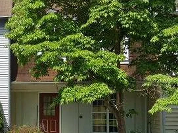 7688 Sheffield Village Ln, Lorton, VA 22079