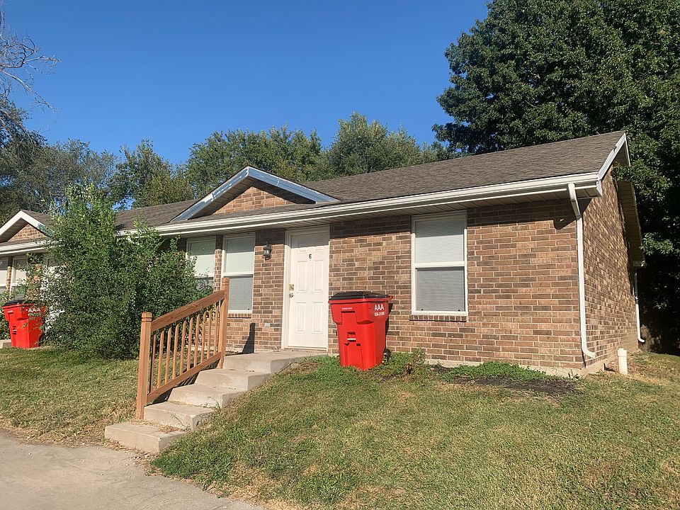 1st image of 1107 SE Ray Dr #A