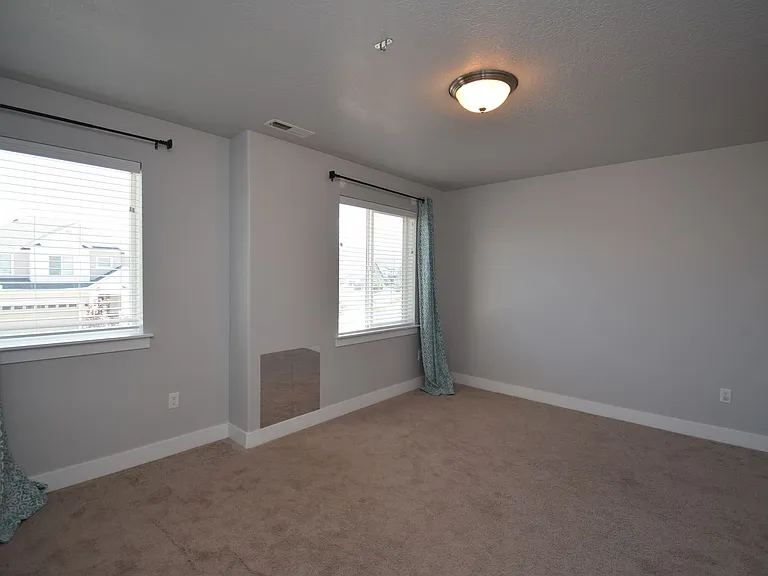 904 W Ellsworth St — Photo 8