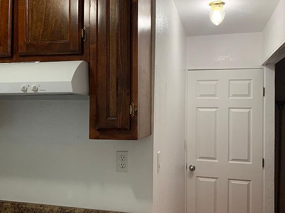4th image of 415 E 131st St