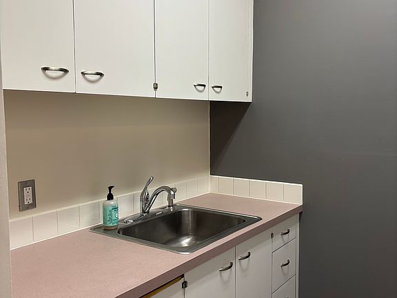 3rd image of 4826 1/2 California Ave SW APT A