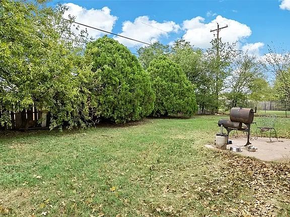 2nd image of 3505 Pecos St