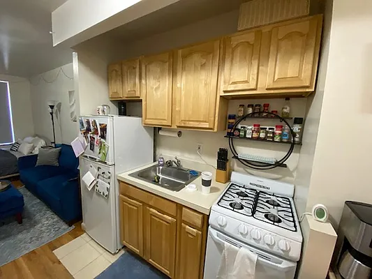 Rented by Mdays Realty | media 22