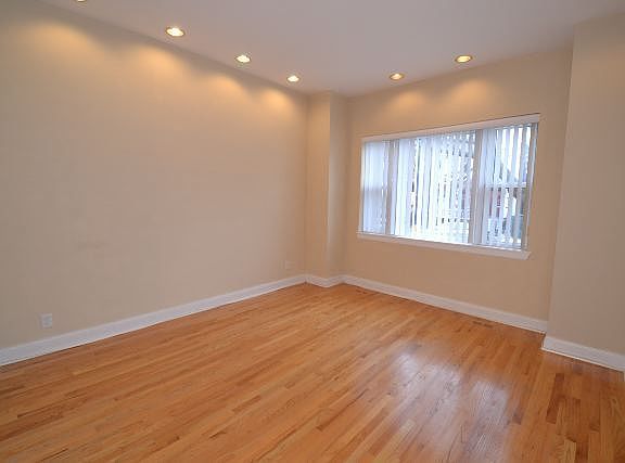 5th image of 1454 W School St #A03c