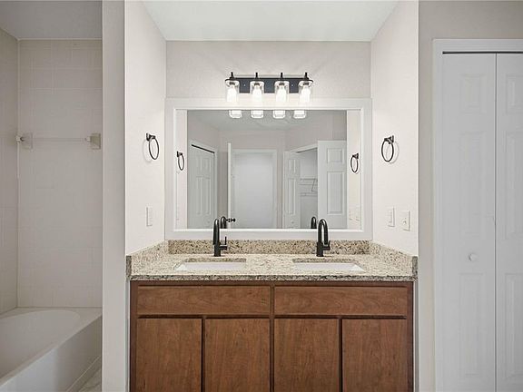 4th image of 5522 NW 60TH TERRACE