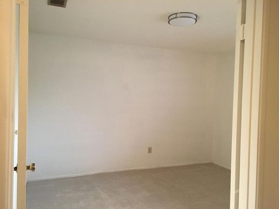 Office/extra room at entry