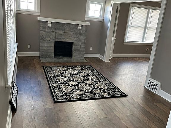 3rd image of 4239 W 210th St
