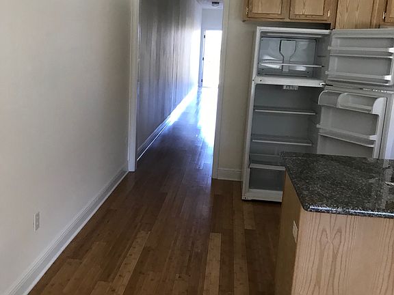 4th image of 320 Saint Francis St