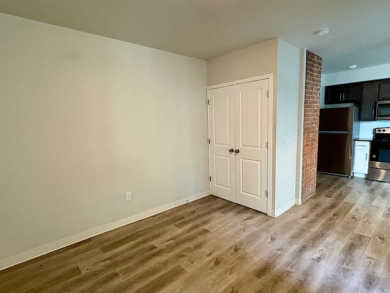Bethune Lofts — Photo 33