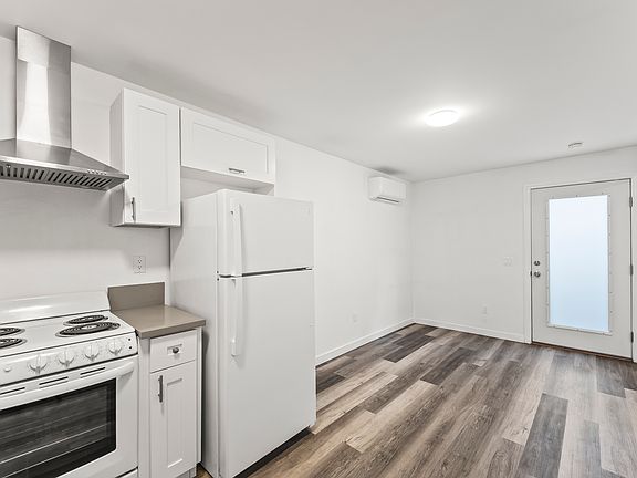 4th image of 7563 De Soto Ave #7561