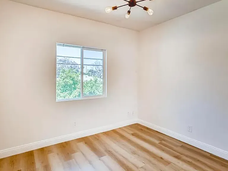 2830 S Sepulveda — Photo 13