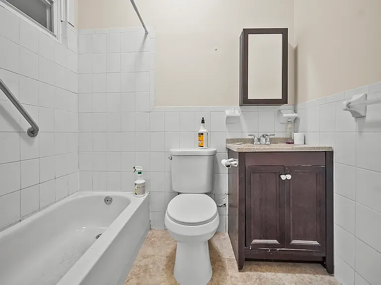 2591 Bedford Ave #3 — Photo 13