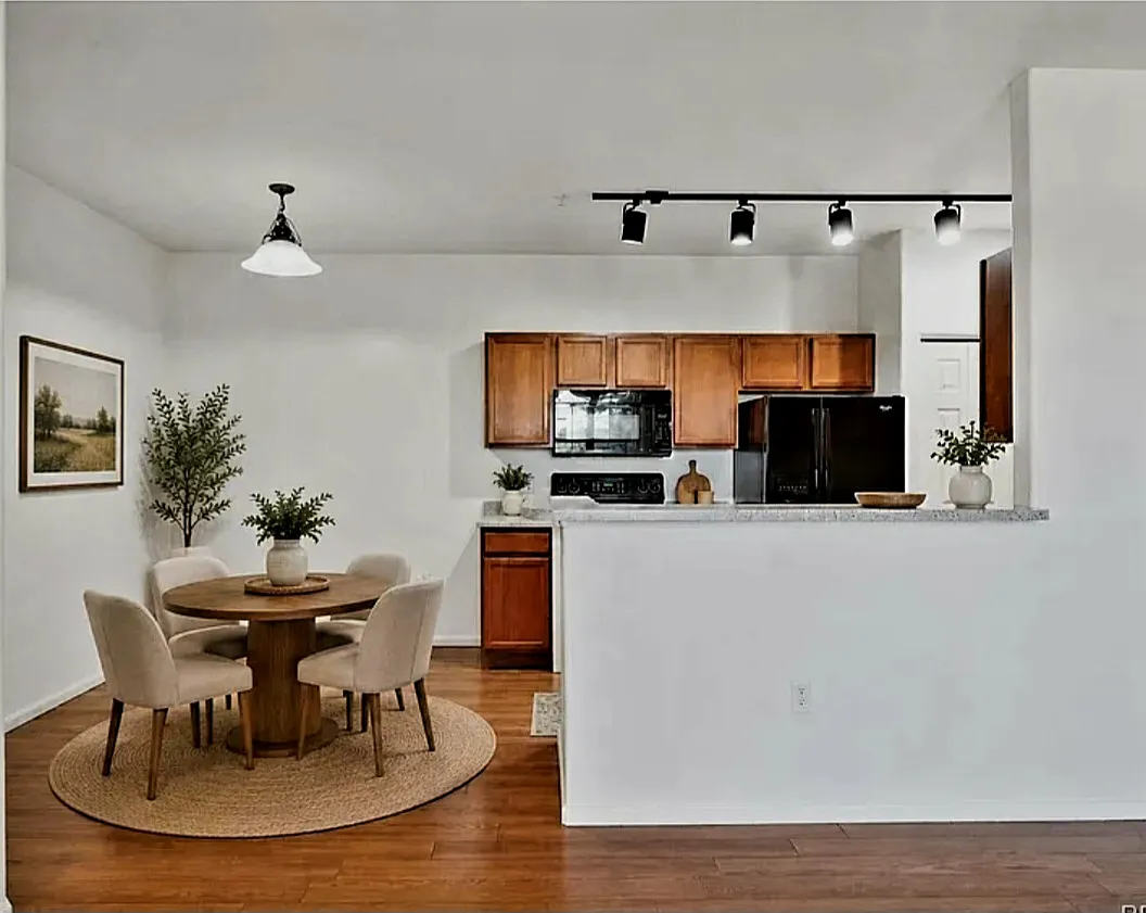 2 bed, 1160 sqft, $1,950 — Photo 4