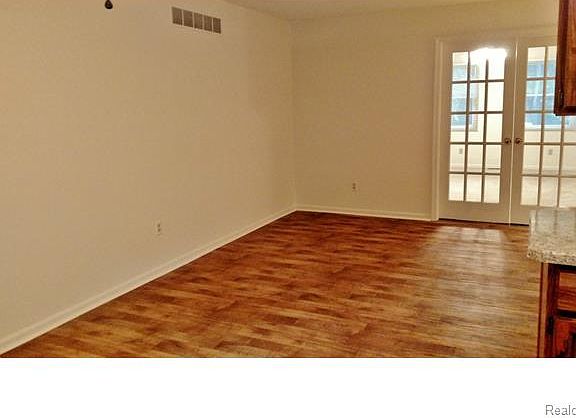 5th image of 9061 Hackberry Ave