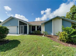 10551 Regent Cir, Naples, FL 34109