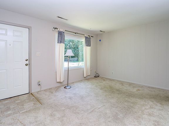 3rd image of 1506 Saint Andrew St