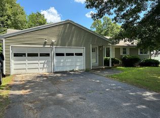 918 Cutspring Rd, Stratford, CT 06614