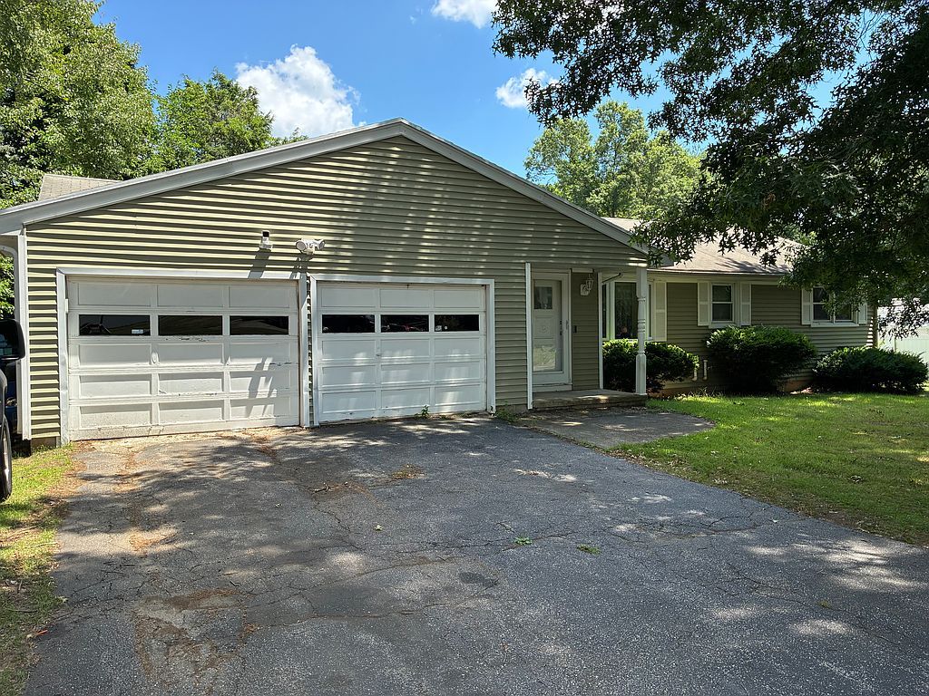 918 Cutspring Rd - Property Image