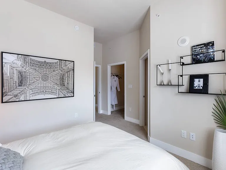 250 SW 11th St #201 — Photo 26