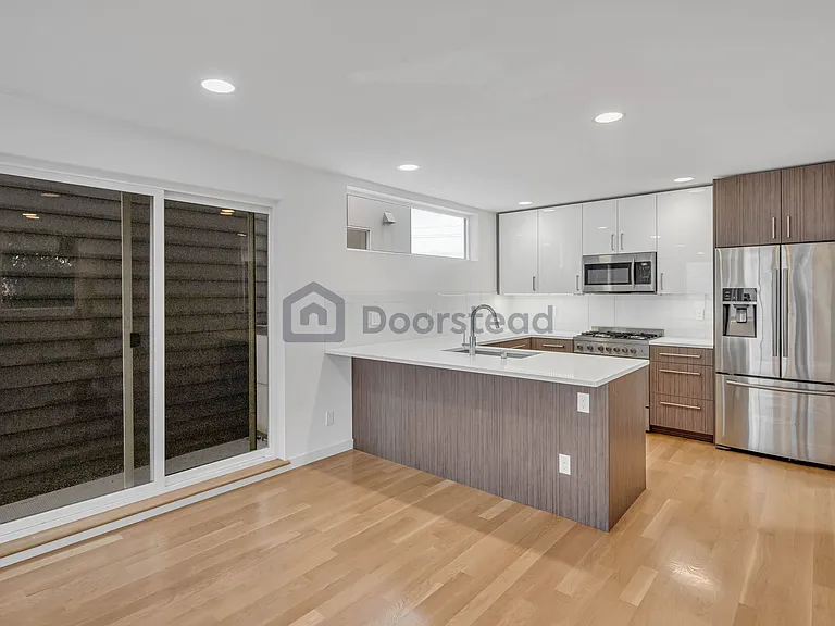 4226 Evanston Ave N — Photo 14