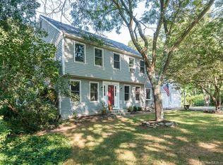 12 W Woods Dr, Clinton, CT 06413