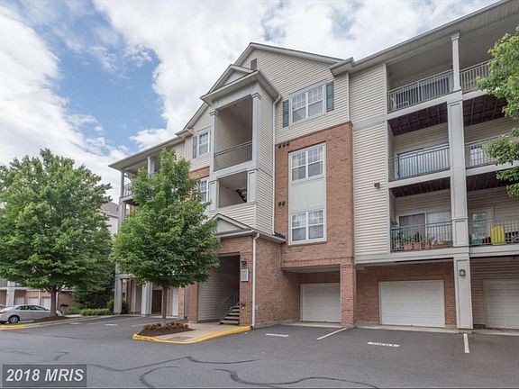 3rd image of 12148 Garden Grove Cir Unit 402