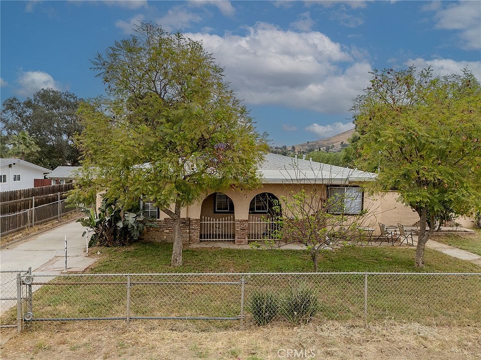 1st image of 4821 Pedley Ave