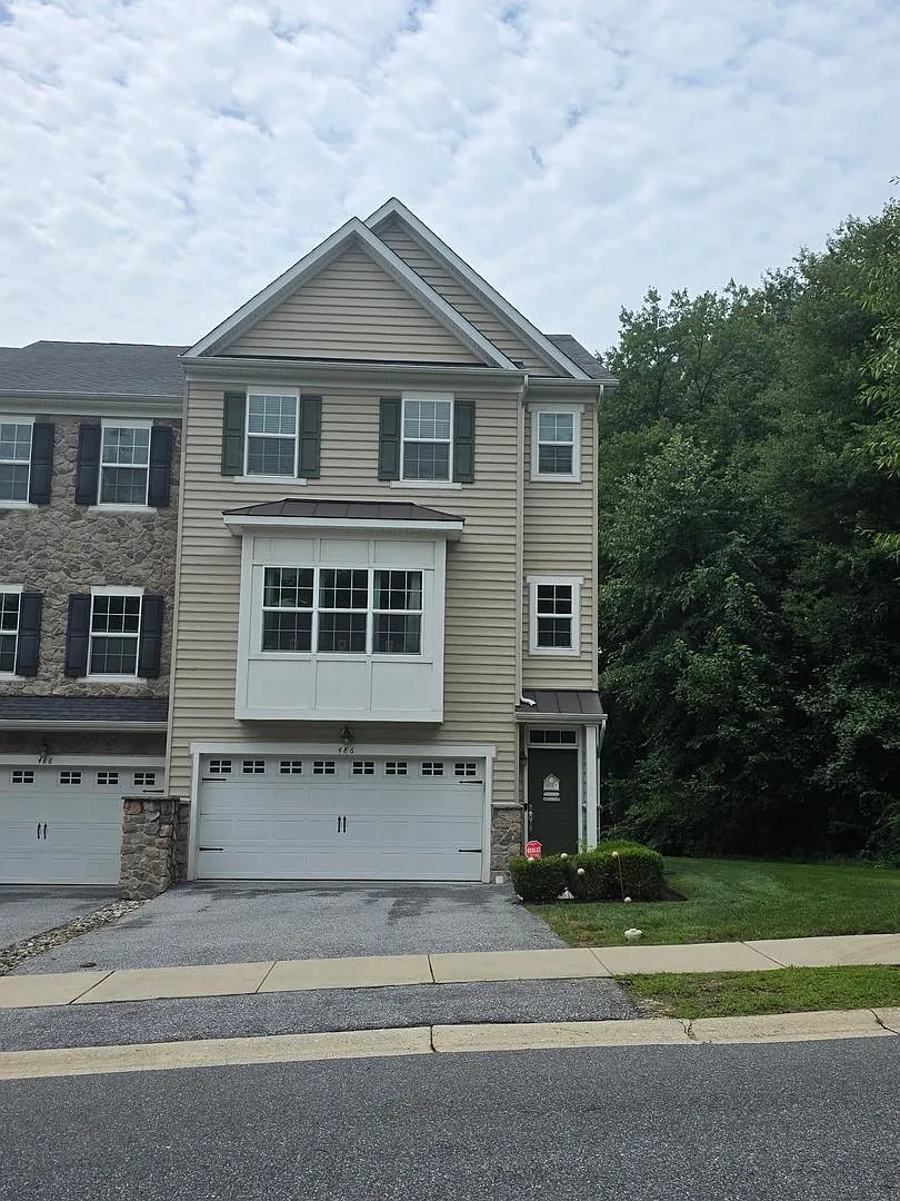 Hudson Village Community — Photo 2