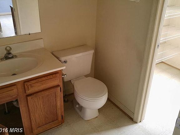 4th image of 101 Staunton Ct