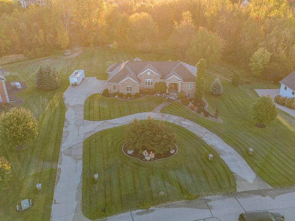 3178 Ridge Port Dr NW, Grand Rapids, MI 49544