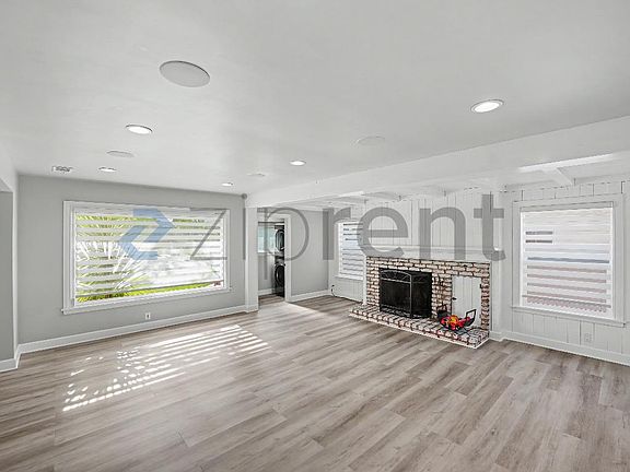 4th image of 4390 Cerritos Ave