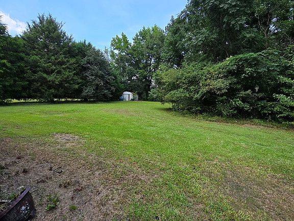 3rd image of 69 Glenwood Dr