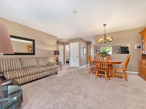 4th image of 4707 Weston Ave