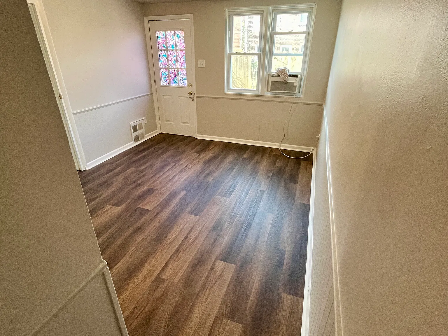 142 Ervin Ave — Photo 3