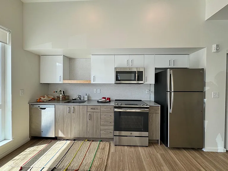 Sunnyside — Photo 31