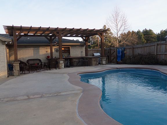 Outdoor Kitchen area
