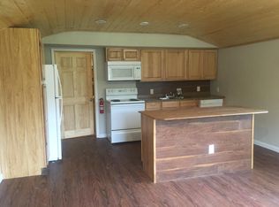 1185 Dennis Rd #B, North Pole, AK 99705