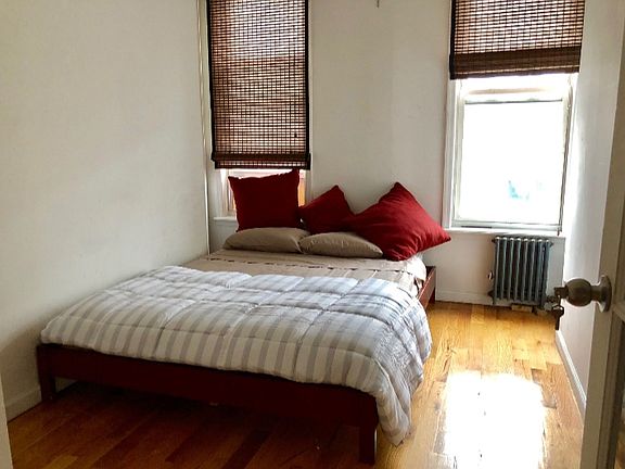2nd image of 195 Wyckoff Ave #6