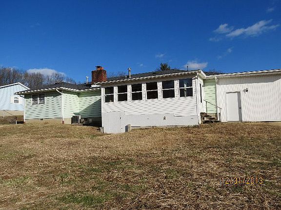 2nd image of 125 Daisy Ave